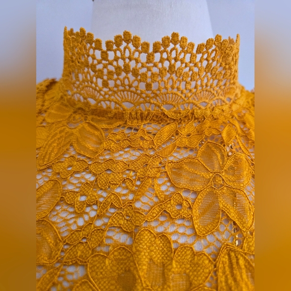 BOHO Lace Top - Picture 3 of 8